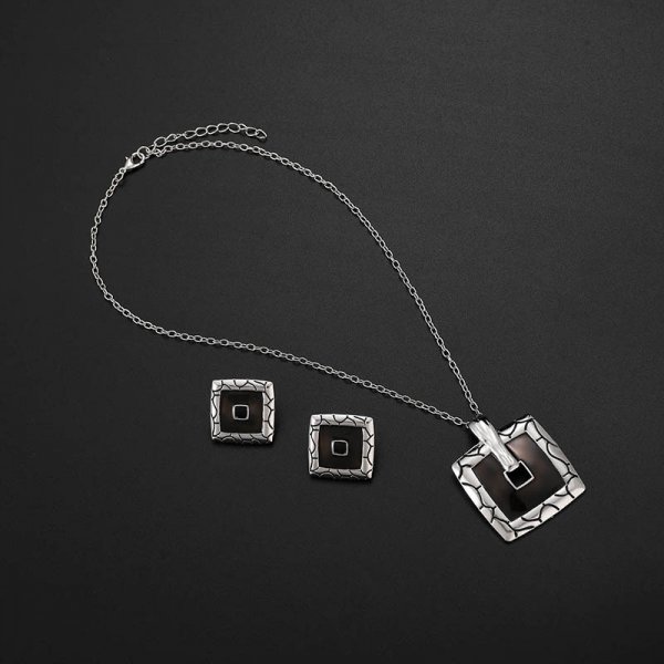 Fashion Retro Square Pendant Necklace Earrings