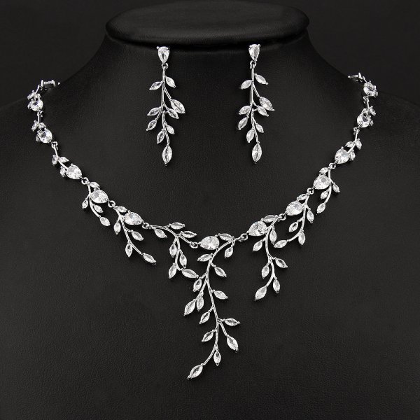 European And American Fashion Minimalist Branch Zircon Necklace